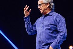 Pastor da Bethel Church alerta sobre ‘espírito de insanidade’ que substitui a verdade bíblica