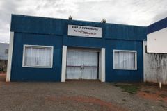 Pastor sofre três golpes de facão nas costas enquanto orava na igreja | Notícias Gospel