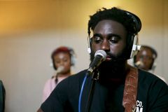 Ministro de louvor emociona jurados ao se apresentar no The Voice Reino Unido | Notícias Gospel