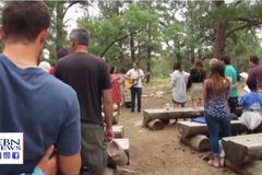 Ministério liderado por estudantes faz culto em parques nos EUA há 70 anos