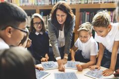 Pastores e padres apontam a escola e cultura como más influências para os jovens | Notícias Gospel