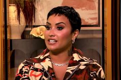 Demi Lovato: novo corte de cabelo simboliza rebelião ao cristianismo