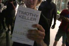 Justin Bieber revela leitura de 'O Significado do Casamento', livro do pastor Timothy Keller | Notícias Gospel