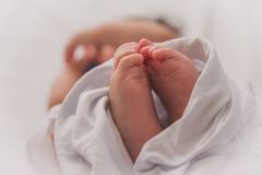 Cólicas em bebês: Por que elas ocorrem e como aliviar?