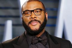 Ator cristão paga compras de 3.000 idosos em supermercados durante pandemia nos EUA