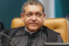 Nunes Marques suspende julgamento sobre linguagem neutra nas escolas