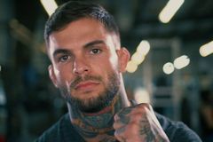 Lutador do UFC revela como Cristo o salvou após tentativa de suicídio: \"Ele estava comigo\"