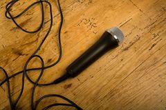Pico de energia mata pastor eletrocutado pelo microfone durante culto | Notícias Gospel