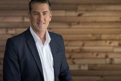 Líder da Nova Era abandona suas crenças após encontro com Jesus