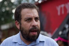 Seguindo passos de Lula, Boulos tenta se infiltrar no meio evangélico