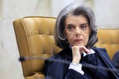 Gays que desejem voltar a ser hétero não podem ter ajuda de psicólogos, decide STF | Notícias Gospel