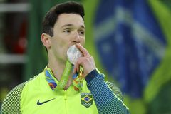 Diego Hypolito afirma que infância na igreja o fez ter vergonha de se assumir gay | Notícias Gospel