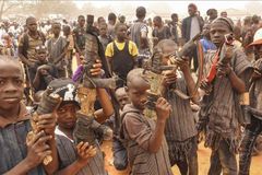 Crianças raptadas pelo Boko Haram são transformadas em "homens-bomba" | Notícias Gospel