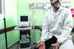 Médico é processado por se negar a fazer aborto e salvar mãe e bebê