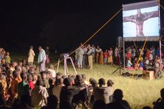 Filme \"Jesus\" é traduzido para evangelizar em 1.700 idiomas diferentes