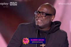 Kleber Lucas acena à Assembleia de Deus e terreiros no Multishow