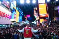 Cristãos proclamam Jesus na Times Square e pessoas são curadas e salvas