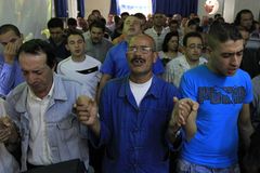 Ministério da Hillsong faz evento em prisão e vários detentos se convertem | Notícias Gospel