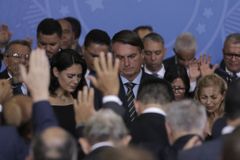 Vídeo: em culto no Planalto, Bolsonaro diz que é motivo de honra “aceitar a Jesus" | Notícias Gospel