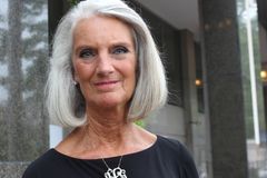 Filha de Billy Graham fará a última sessão de quimio e diz estar curada