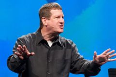 Ex-ateu diz que igreja dividida não alcança pessoas; Confira