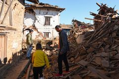 Nepal: grupo humanitário ajuda comunidade atingida por terremoto