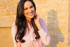 Ex-modelo da Victoria's Secret que virou cristã alerta sobre a armadilha da comparação