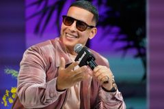 Cantor de 'Despacito' anuncia conversão a Jesus durante show