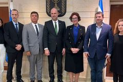 ‘Diplomacia baseada na fé’: Deputados do Brasil visitam Israel em missão de solidariedade