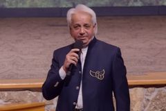 Benny Hinn alerta sobre \"3 pecados que abrem as portas para o demônio\"