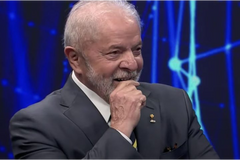 Após indicar comunista para o STF, Lula acena aos evangélicos