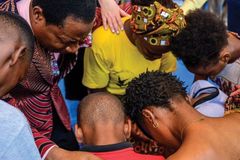 Casal de missionários relata crescimento do Evangelho em Angola: ‘Eles têm fome de Deus’