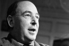 C.S. Lewis previu de forma 'surpreendente' o caos moral