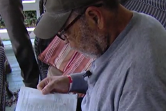 \"Deus é minha segurança\",  diz idoso que foi atingido por um tiro enquanto lia a Bíblia