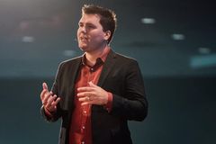 \"Só em Deus temos paz, mesmo quando o mundo parece estar desmoronando\", diz evangelista