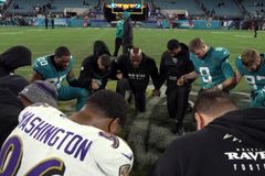 Capelão alcança atletas da NFL com oração e aconselhamento