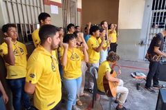 Jovens pregam para mais de 2 mil detentos em presídios no Espírito Santo