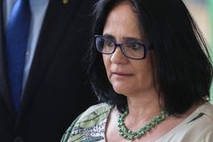 Bolsonaro defende Damares sobre ‘Jesus no pé de goiaba’: \"É vergonhoso debocharem\"