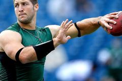 Tim Tebow diz para americanos pararem de idolatrar esportes