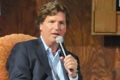 Tucker Carlson faz alerta sobre batalha espiritual na política