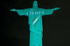 \"The Chosen\" é homenageado com projeção no Cristo Redentor