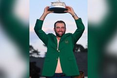 Jogador número 1 de golfe dedica troféu a Deus: ‘Meu talento é para a glória Dele’