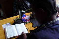Missão leva presidiárias a Jesus na Libéria: \"Quero que vejam a luz de Cristo em mim\"