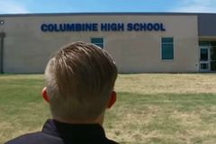 Sobrevivente de Columbine conta que a voz de Deus o ajudou a livrar pessoas do massacre