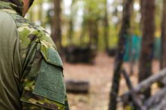 Ex-guerrilheiro é impedido de matar cristão e se rende a Deus: \"Não consegui sacar a arma\"