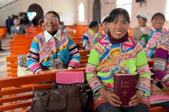 Tradução da Bíblia: tribo isolada na China esperou 100 anos