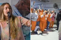 Lauren Daigle ministra a 300 mulheres em prisão nos EUA: \"Deus anseia por vocês\"