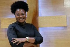 Nascida no tráfico e abandonada, mulher recebe amparo de Jesus: \"Sou maior que suas dores\"