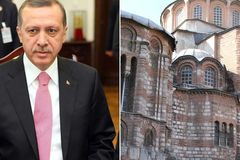 Com apoio do presidente, Turquia transforma igreja histórica em mesquita