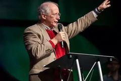 \"Todos nós precisamos desesperadamente do Espírito Santo para nos guiar\", diz John Piper